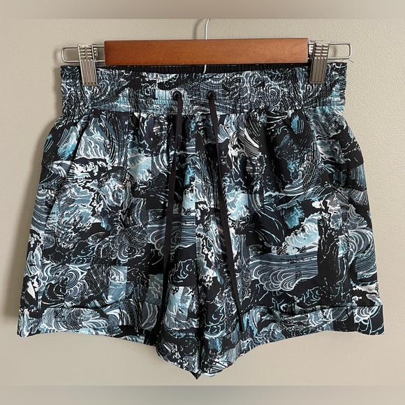 Lululemon Spring Break Away Short 4 - Picture 2 of 5